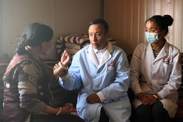 新華全媒+丨&ldquo;80后&rdquo;藏醫扎根海拔4700米偏遠鄉鎮從醫20載