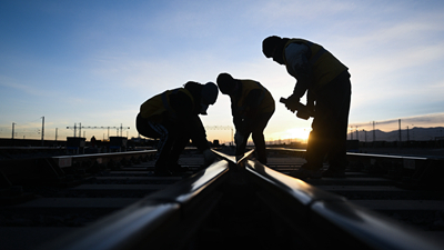 昆侖山下養路工